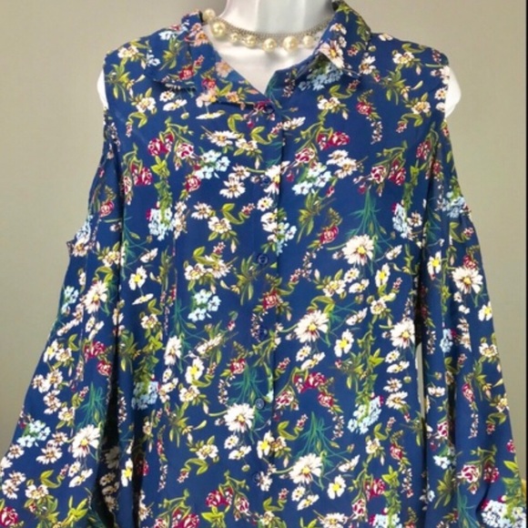 NWT-Cold Shoulder Blouse - Picture 4 of 4